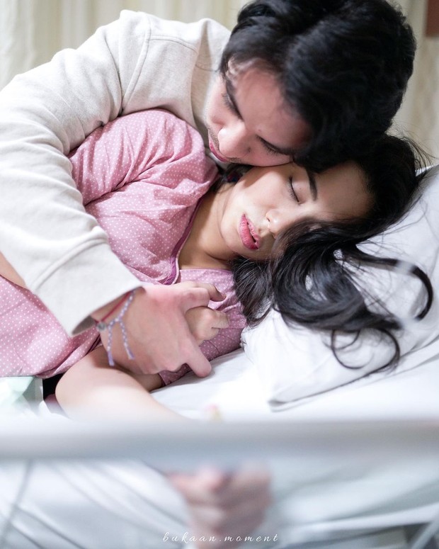 n Momen melahirkan puteri pertama Abel Cantika