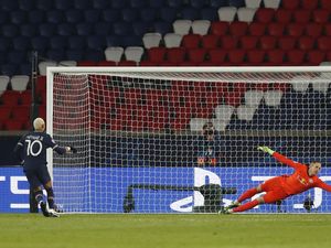 Babak I: Penalti Neymar Antar PSG Ungguli Leipzig 1-0