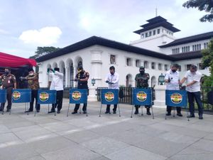 Bea Cukai Jabar Musnahkan Ribuan Botol Liquid Vape Ilegal