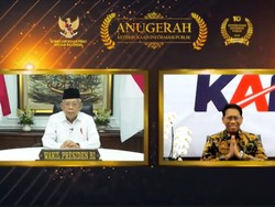 KAI Raih Penghargaan Badan Publik Informatif 2020
