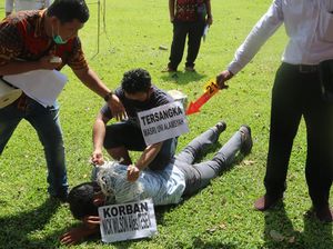 Rekonstruksi Pembunuhan Bocah dalam Goni di Sumut, 33 Adegan Diperagakan Rekonstruksi Pembunuhan Bocah dalam Goni di Sumut, 33 Adegan Diperagakan