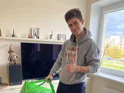 Kisah Pilot Ganteng Banting Stir Jadi Pengantar Makanan Gara-gara Corona