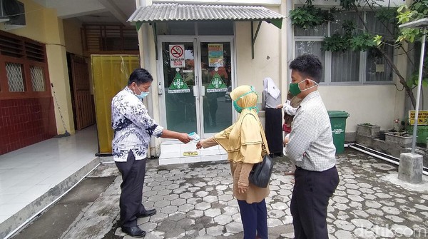  Sekolah  Tatap Muka di  Depan  Mata Siswa Senang Tapi Malas 