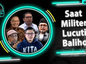 dRooftalk Saat Militer Lucuti Baliho dRooftalk Saat Militer Lucuti Baliho