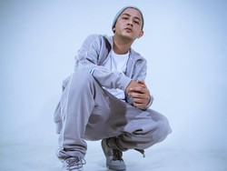 Viral Fans Minta Tanda Tangan Tuan Tigabelas di Ijazah