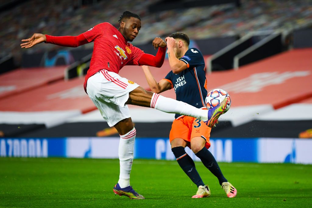 MANCHESTER, ENGLAND - NOVEMBER 21: Manchester United's Victor Lindelof during the Premier League match between Manchester United and West Bromwich Albion at Old Trafford on November 21, 2020 in Manchester, England.  Sports stadiums across the UK remain under strict restrictions due to the coronavirus pandemic, as the government's social distancing laws prohibit fans within venues, causing games to be played behind closed doors.  (Photo by Catherine Ivill / Getty Images)