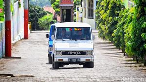 Potret Motuba Kijang Doyok Milik Wagub Jabar yang Diusir saat Parkir VVIP