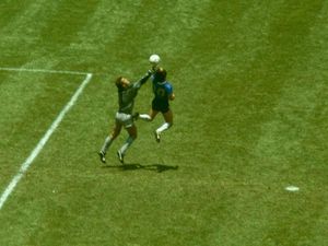 Eks Wasit Ini Kenang Lagi Gol Tangan Tuhan Maradona di Piala Dunia 1986 Eks Wasit Ini Kenang Lagi Gol Tangan Tuhan Maradona di Piala Dunia 1986