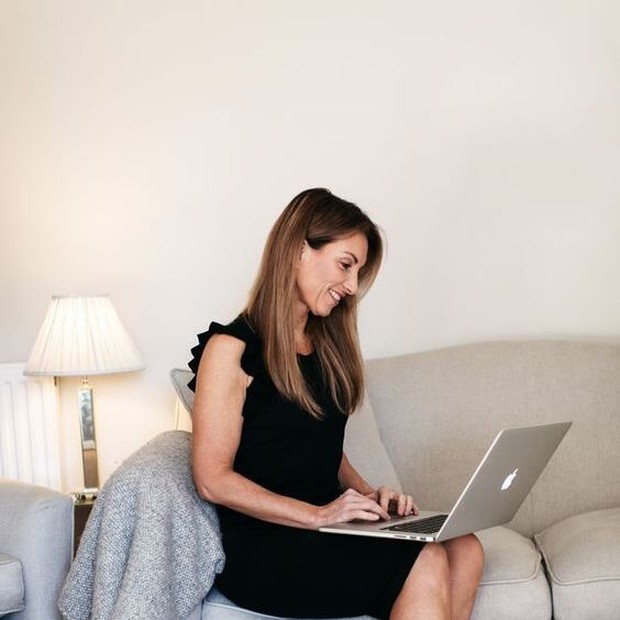 ashesview101 Wanita Lebih Bahagia Memiliki Penghasilan Sendiri