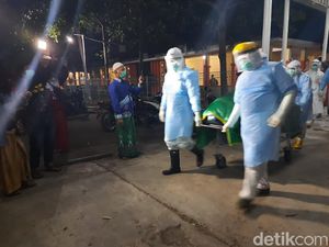 Sebelum Dimakamkan, Jenazah Bupati Situbondo Dibawa ke Pendopo Sebelum Dimakamkan, Jenazah Bupati Situbondo Dibawa ke Pendopo