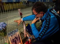 Maradona adalah sosok yang berhasil membawa Napoli terbang tinggi di dunia sepakbola. (Foto: Getty Images/Ivan Romano)