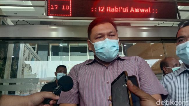 Diklarifikasi Polisi soal Habib Rizieq, Dirut RS UMMI Dicecar 37 Pertanyaan Diklarifikasi Polisi soal Habib Rizieq, Dirut RS UMMI Dicecar 37 Pertanyaan