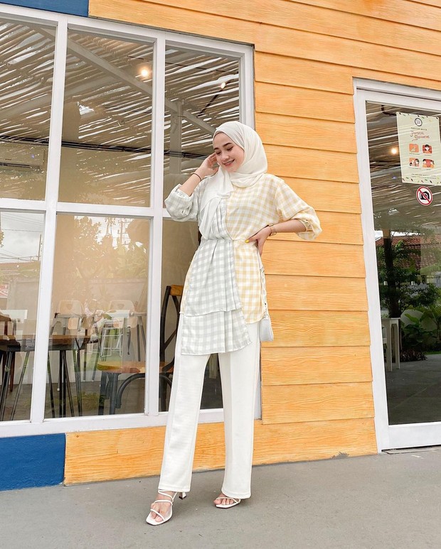 Inspirasi outfit kuning untuk hijabers.