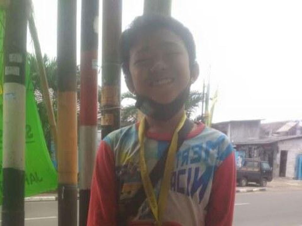 Kisah Lengkap Bocah SD Viral Kerja Demi Bayar Cicilan Motor Almarhum Ayah Kisah Lengkap Bocah SD Viral Kerja Demi Bayar Cicilan Motor Almarhum Ayah