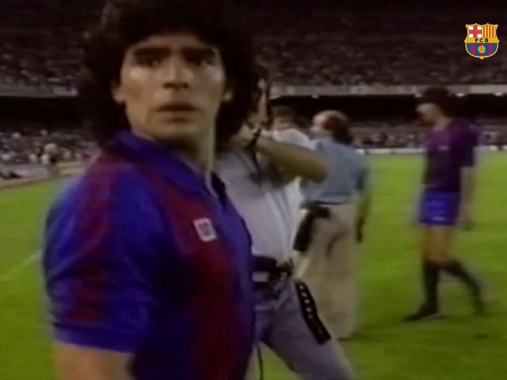 Ciamik! Simak Video Ragam Aksi Maradona di Barcelona Ciamik! Simak Video Ragam Aksi Maradona di Barcelona