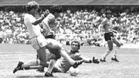 Dalam Piala Dunia 1986 yag digelar di Meksiko, Argentina berhasil menjuarai kompetisi sepakbola antardunia yang digelar setiap 4 tahun tersebut. AP Photo, File.