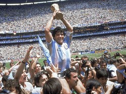 Ketika Magi Maradona Bikin Komentator Ini Menangis