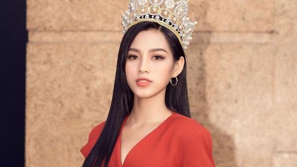 Pesona Miss Vietnam 2020, Mahasiswi Berprestasi Seorang Anak Petani