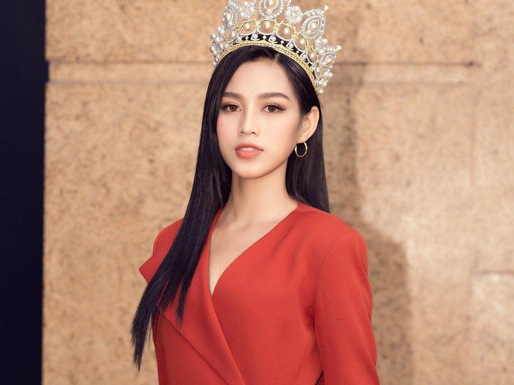 Pesona Miss Vietnam 2020, Mahasiswi Berprestasi Seorang Anak Petani