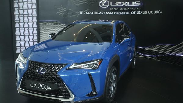 Lihat dari Dekat Lexus UX 300e, Mobil Listrik Seharga Rp 1,24 M