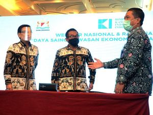 Pemanfaatan Jasa Layanan Perbankan di HKI