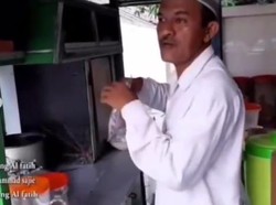 Salut! Kisah Inspiratif dari Penjual Mie Ayam yang Hobi Sedekah