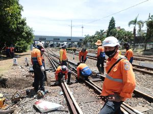 Waspada! 44 Titik Rawan Bencana Perlintasan Kereta Api di Jawa Barat