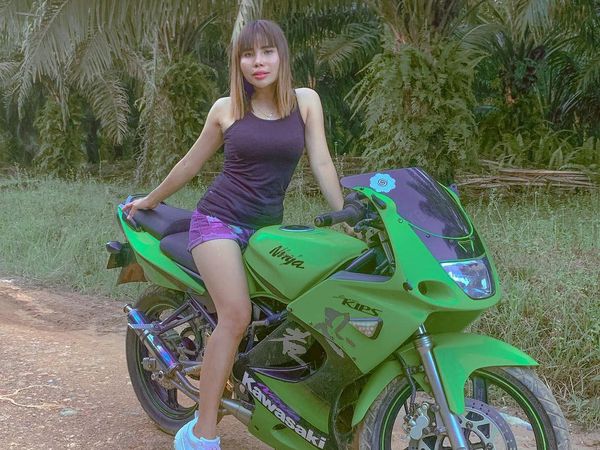 10 Potret Eva Belisima Istri Baru Kiwil