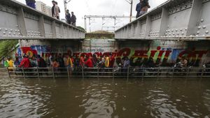 Topan Nivar Hantam India, Puluhan Ribu Warga Dievakuasi