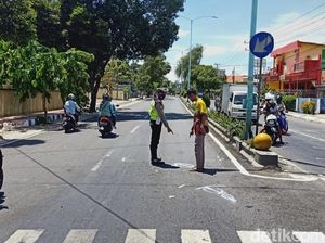 Polisi Selidiki Kecelakaan Ambulans Lawan Arus Tabrak Motor di Banyuwangi