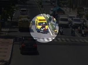 Lawan Arus Berujung Ambulans Tabrak Polisi di Banyuwangi