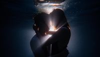10 Foto Prewedding Steffy eks Cherrybelle di Bawah Air