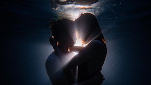 10 Foto Prewedding Steffy eks Cherrybelle di Bawah Air