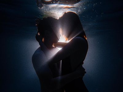 10 Foto Prewedding Steffy eks Cherrybelle di Bawah Air