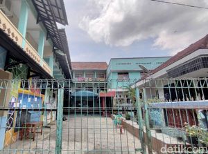 150 Penghuni Ponpes Al-Mutawally Kuningan yang Positif COVID-19 Membaik 150 Penghuni Ponpes Al-Mutawally Kuningan yang Positif COVID-19 Membaik