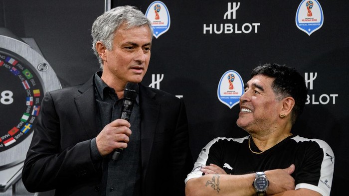 BASEL, SWITZERLAND - MARCH 21: Jose Mourinho and Diego Maradona attend the Match of Friendship by Hublot at Baselworld on March 21, 2018 in Basel, Switzerland. (Photo by Alexander Scheuber/Getty Images For Hublot)