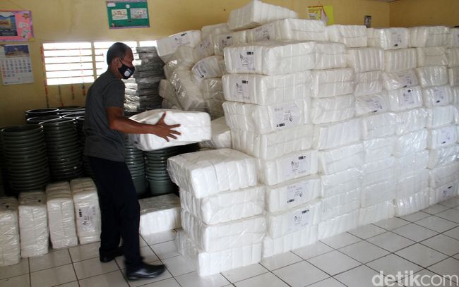 Distribusi Logistik Pilkada Kota Depok Distribusi Logistik Pilkada Kota Depok
