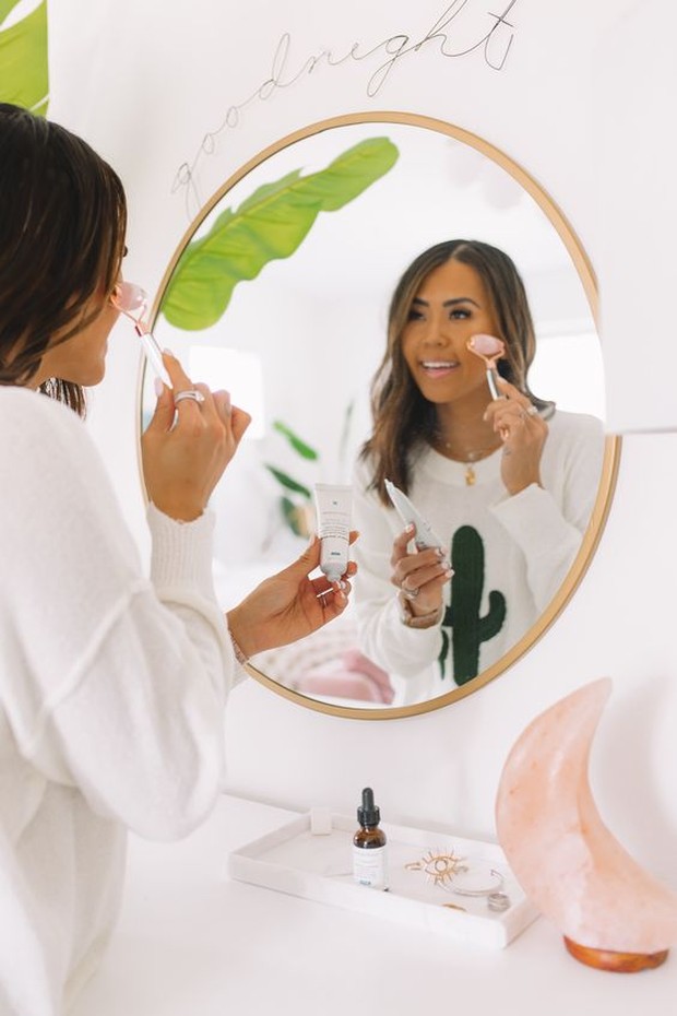 Asam glikolat dapat membersihkan komedo, namun jika punya kulit kering sebaiknya dihindari.