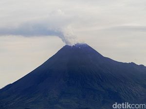 Ada Cahaya di Puncak Gunung Merapi, Ini Penjelasan BPPTKG