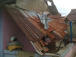 Ngeri Puting Beliung di Babel, Rumah Rusak-Balita Terbang Terbawa Angin