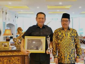 Ketua MPR Raih Penghargaan Best Institution Leader