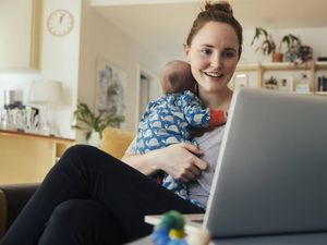 Kiat Terus Bertahan Selama Masih Harus Bekerja dari Rumah Saat Pandemi Corona Kiat Terus Bertahan Selama Masih Harus Bekerja dari Rumah Saat Pandemi Corona