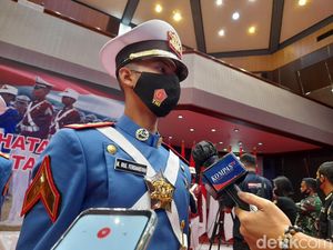 Mantan Penjual Kue Moci Ini Wakili Prajurit Taruna Diwisuda Panglima TNI Mantan Penjual Kue Moci Ini Wakili Prajurit Taruna Diwisuda Panglima TNI
