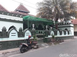 Sholat Jumat Tak Pernah Digelar di Masjid Al Makmur Laweyan, Begini Sejarahnya