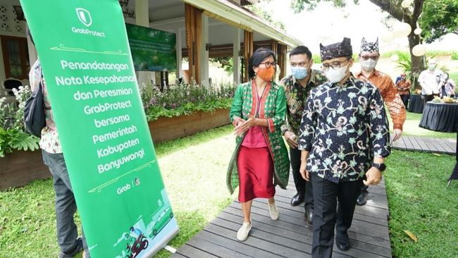 Kembangkan Ekonomi Digital Banyuwangi, Bupati Anas Teken MoU dengan Grab Kembangkan Ekonomi Digital Banyuwangi, Bupati Anas Teken MoU dengan Grab