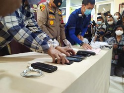 Polisi Kantongi Bukti Percakapan WA Terkait Prostitusi Artis-Selebgram