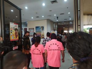 Polisi Kejar 2 Artis Lain Terkait Prostitusi ST dan MA Polisi Kejar 2 Artis Lain Terkait Prostitusi ST dan MA