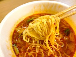 Ramen Instan Ini Mengandung 40 Miliar Bakteri Asam Laktat, Gimana Rasanya?