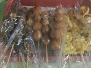 Liburan ke Kudus, Jangan Lupa Kulineran di Angkringan