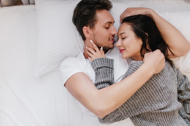 Couplesleep/freepik.com Posisi tidur mencerminkan kualitas hubungan